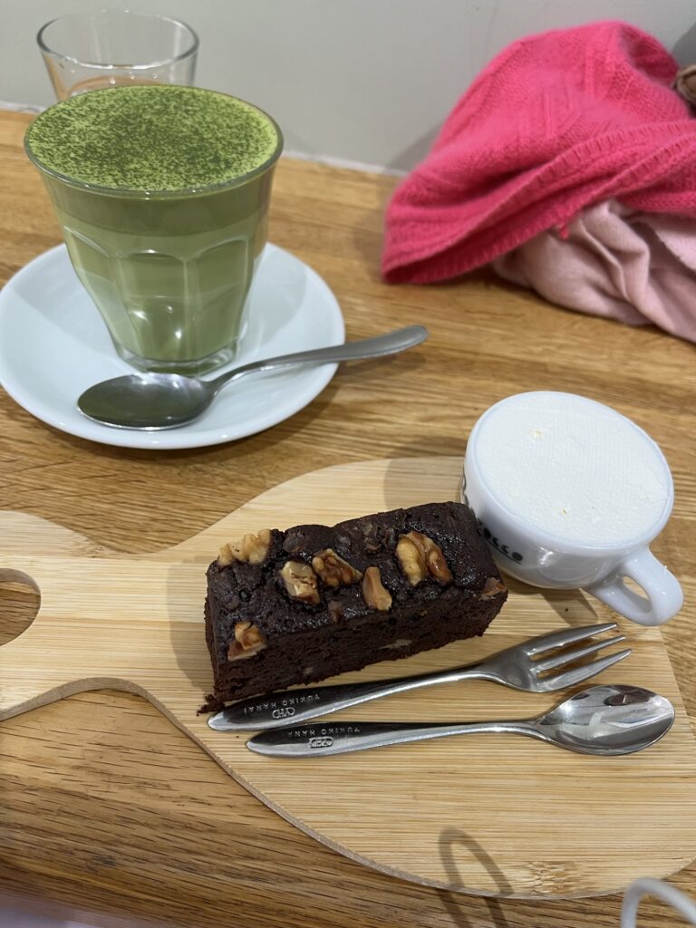 B3 Coffee Otaru Matcha Latte and Chocolate Brownie