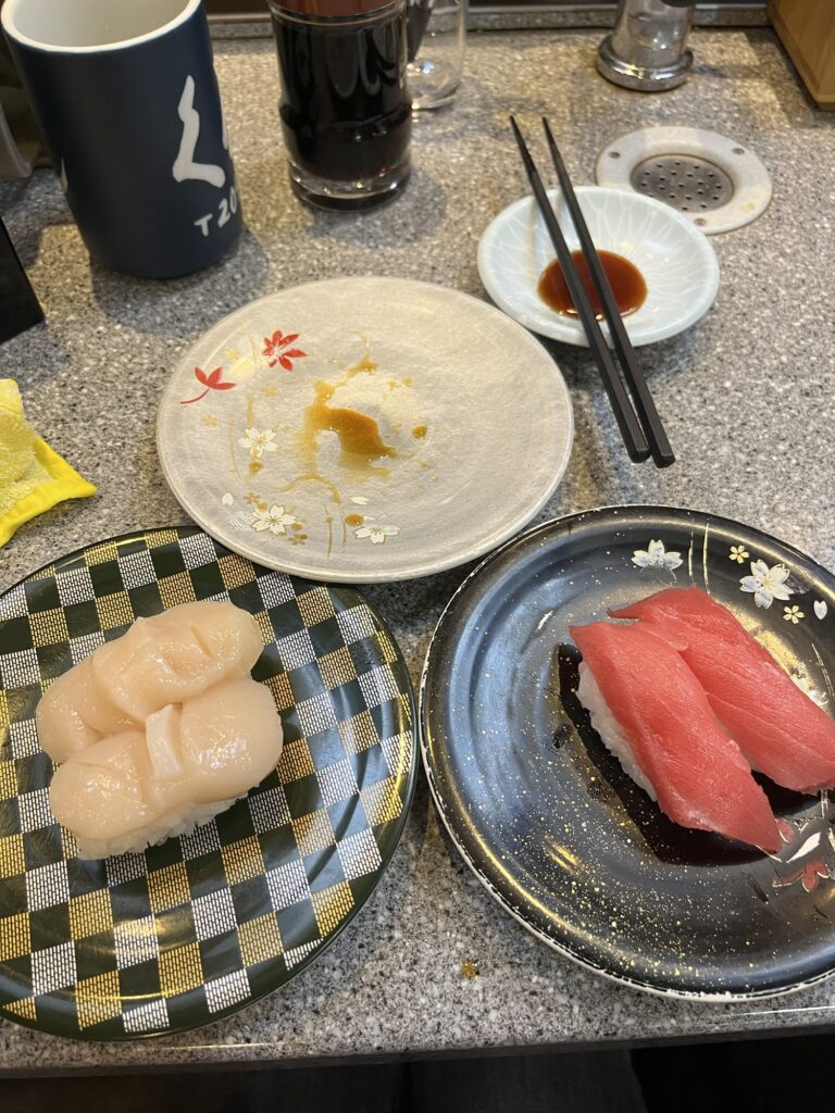 Kurukuru Sushi Raw Scallop and Chuu Toro