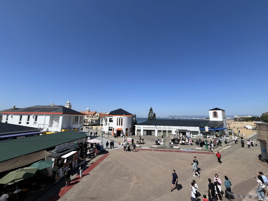 Momochi Seaside Park Plaza