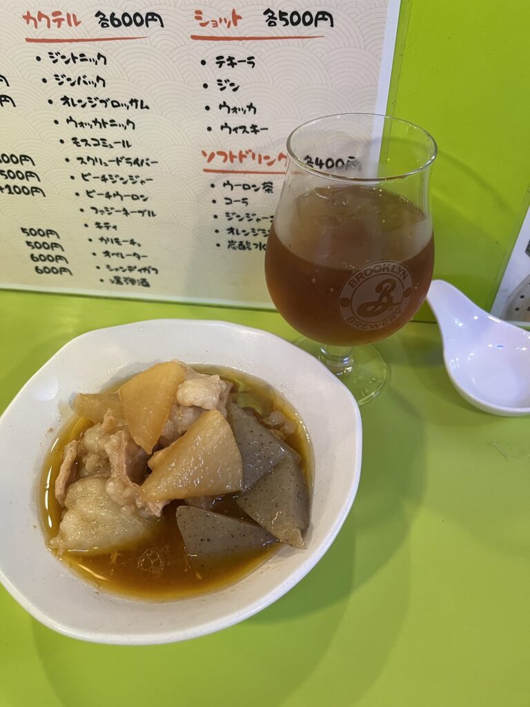 Nakanakanaka Stewed Intestine and Oolong Tea